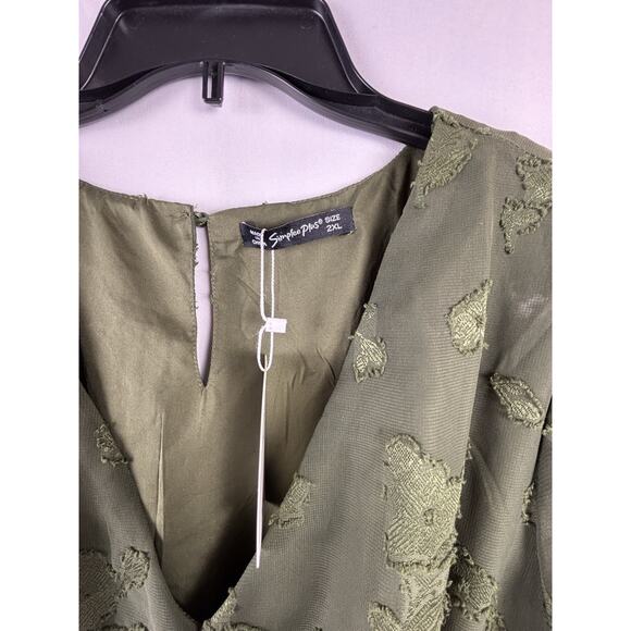 Simplee Plus 2XL Green Smocked Maxi Dress NWT Boho Floral Flutter Sleeve - Picture 3 of 7